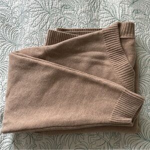 James Street Co. • Beige Merino Wool Sloane V-Neck Size S